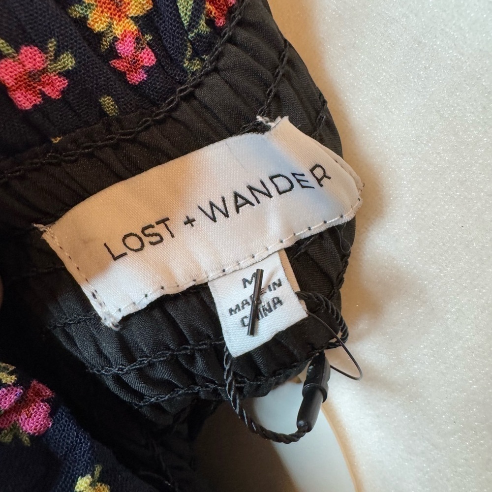 NWT LOST + WANDER PARTY TIL' DAWN SMOCKED FLORAL PRINT TIE STRAP CROP TOP SIZE M - Picture 9 of 10